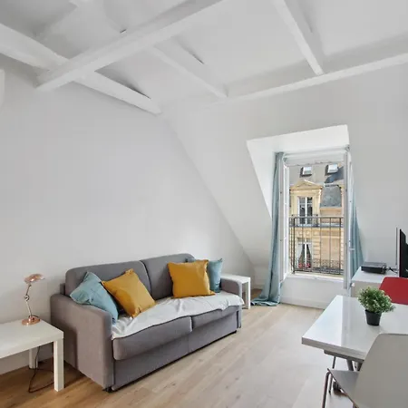Lovely Studio For 2 People In By Weekome דירה