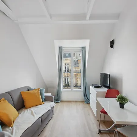 Lovely Studio For 2 People In By Weekome *