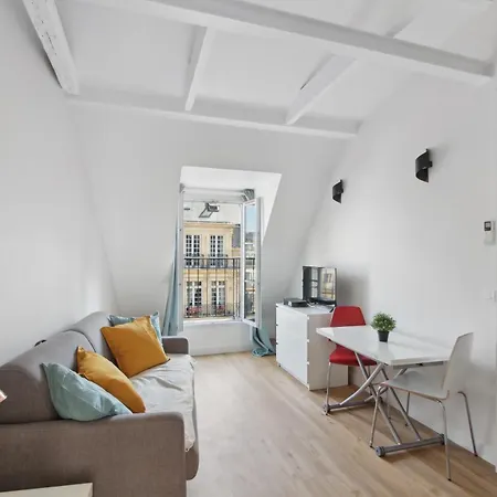 Lovely Studio For 2 People In By Weekome דירה *