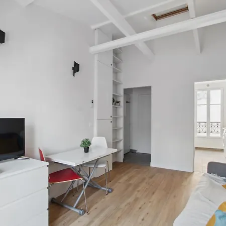 Lovely Studio For 2 People In By Weekome דירה פריז